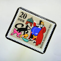 旧東ドイツ 　「長靴をはいた猫」切手ブローチ2084 2枚目の画像
