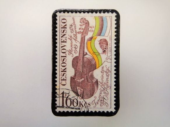 チェコスロバキア　楽器切手ブローチ2105 1枚目の画像