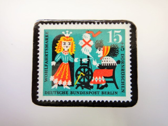 ドイツ　眠り姫切手ブローチ2288 1枚目の画像