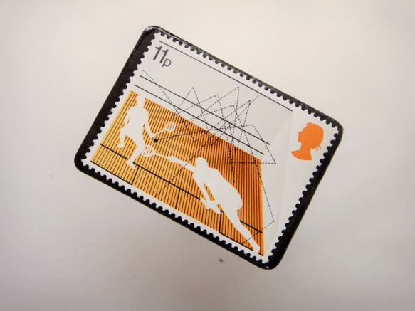 イギリス1977年　スカッシュ切手ブローチ【ポストカード付）3433 2枚目の画像