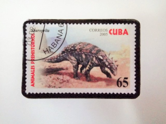 アップサイクル　キューバ　恐竜切手ブローチ 3647 1枚目の画像