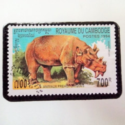 アップサイクル　カンボジア　恐竜切手ブローチ 3673 1枚目の画像