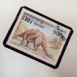 アップサイクル　カンボジア　恐竜切手ブローチ 3676 2枚目の画像