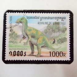 アップサイクル　カンボジア　恐竜切手ブローチ 3678 1枚目の画像