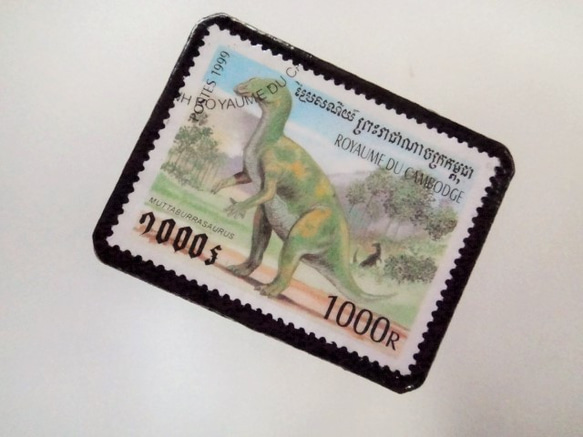 アップサイクル　カンボジア　恐竜切手ブローチ 3678 2枚目の画像