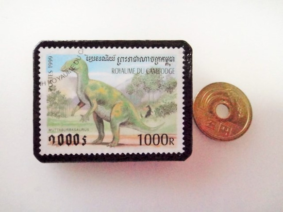 アップサイクル　カンボジア　恐竜切手ブローチ 3678 3枚目の画像