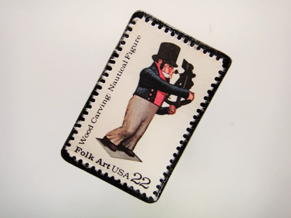 美國木雕娃娃郵票胸針3696 第2張的照片