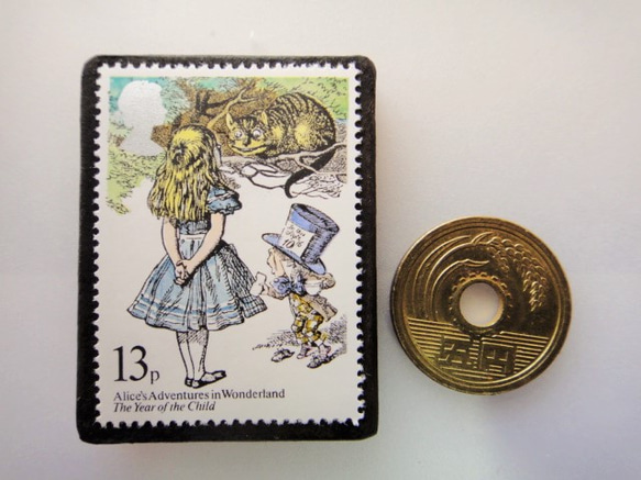 イギリス1979年　童話【不思議の国のアリス】切手ブローチ4545 3枚目の画像