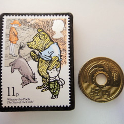 イギリス　童話【くまのぷーさん】切手ブローチ4546 3枚目の画像