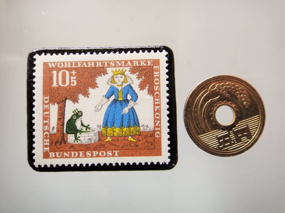 ドイツ　童話 カエルの王子切手ブローチ　5152 3枚目の画像