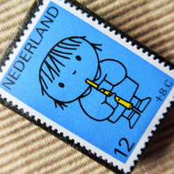 オランダ　童話切手ブローチ5526 2枚目の画像