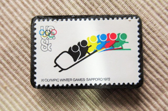 アメリカ　オリンピック切手ブローチ 5874 1枚目の画像