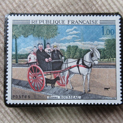フランス 美術ルソー画 「ジェニエ爺の馬車」切手ブローチ6204