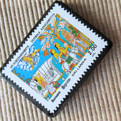 スリランカ　ベサク祭り切手ブローチ 6393 2枚目の画像