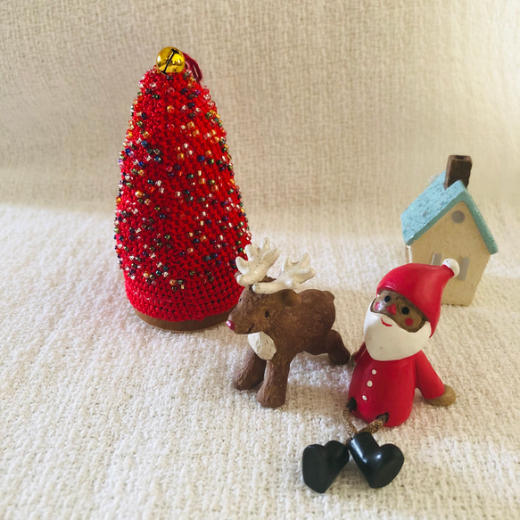 レース糸とビーズのクリスマスツリー 3枚目の画像