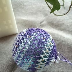 ガラスの浮き玉サンキャッチャー☆白×紫 3枚目の画像