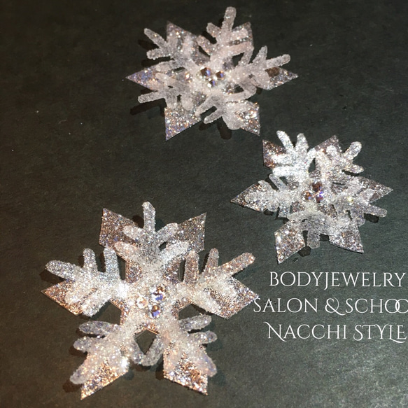 期間限定販売 雪の結晶  ボディジュエリーシール ウェディング ブライダル 素肌に貼るアクセサリー 2枚目の画像