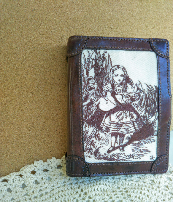 アリスソフト 刺繍デザイン手帳 アリス刺繍のシステム手帳 手帳 Deco'scraft 通販 2478302