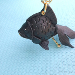 【受注製作】レザー金魚のコインケース（出目金） 1枚目の画像