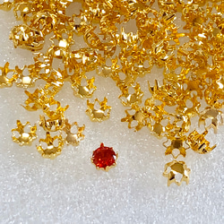DZ002☆50個入り☆花台座☆5mm石用台座☆石座•フレーム•空き枠パーツ☆ゴールド　金色 1枚目の画像