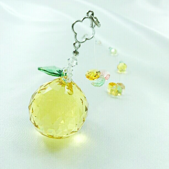 フルーツみたいでかわいい❤スワロフスキーサンキャッチャー