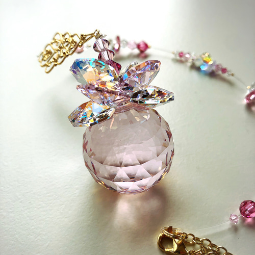 サンキャッチャー♡ハンドメイド「スワロフスキー✧︎ロザリン♡」 幸運♡スワロフスキーサンキャッチャー／ロザリン サンキャッチャー