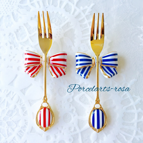 ストライプリボンのフォークとカトラリーレスト カトラリー porcelarts