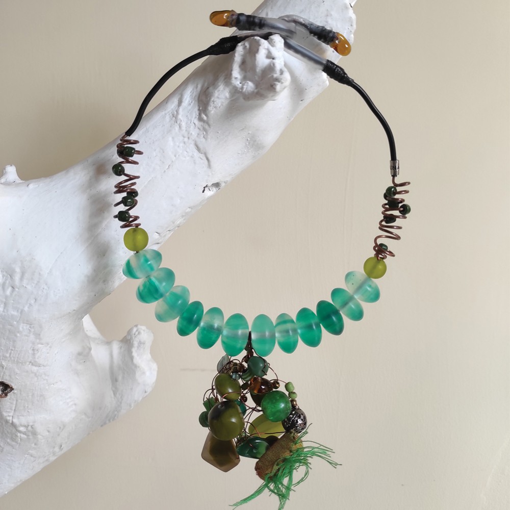 ワイヤービーズチョーカー（グリーン）