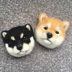 受注制作】羊毛フェルトブローチ 黒柴仔犬 羊毛フェルト