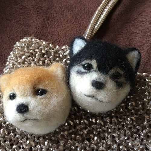受注制作】羊毛フェルトブローチ 芝犬仔犬(黒柴) 羊毛フェルト