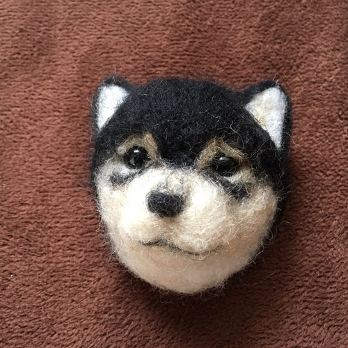 受注制作】羊毛フェルトブローチ 芝犬仔犬(黒柴) 羊毛フェルト