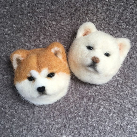 受注制作】羊毛フェルトブローチ 秋田犬(赤毛) 羊毛フェルト