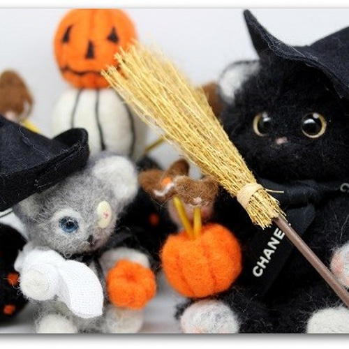 ハンドメイド★羊毛フェルト　猫　ハロウィン　仮装 猫96☆チャトラ 羊毛フェルト 猫 ハロウィン 魔女帽子 レトロ