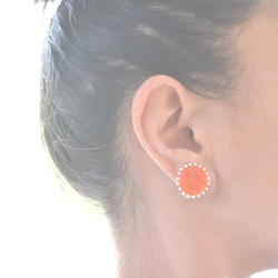 【再販】glass flower earring[オレンジのお花ノンホールピアス] 3枚目の画像