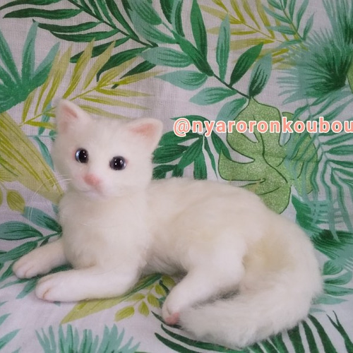 羊毛フェルト】ふわふわ白猫ちゃん