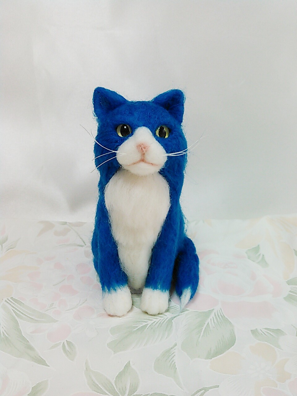羊毛フェルト　猫　冬のおでかけ　青色　コート 羊毛フェルト　猫　冬のおでかけ　青色　コート