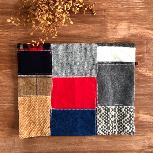 ほっこりパッチワークの小さなランチョンマット カーペット・絨毯  