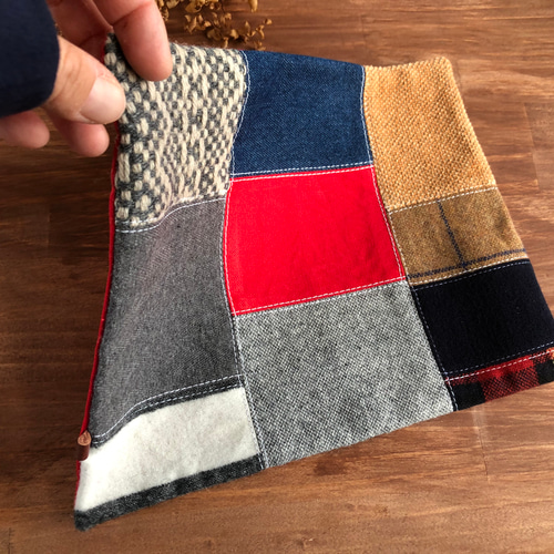 ほっこりパッチワークの小さなランチョンマット カーペット・絨毯  
