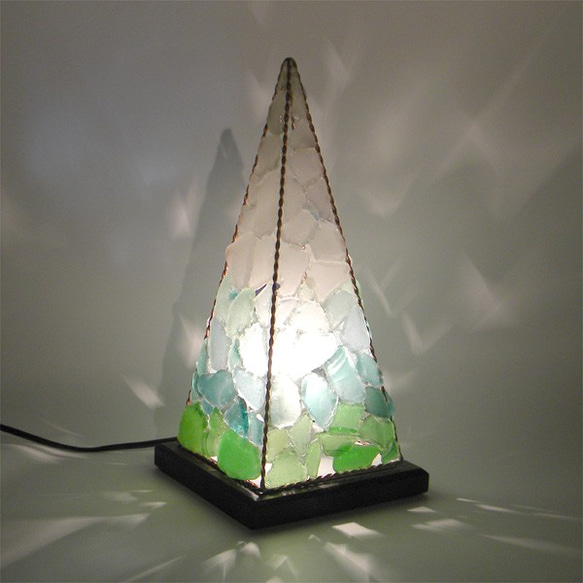 シーグラスのランプ　ピラミッドランプ L-7 2枚目の画像