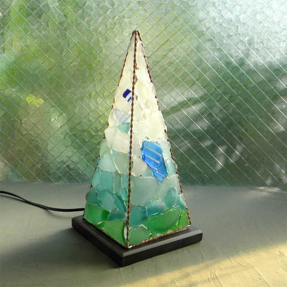 シーグラスのランプ　ピラミッドランプ L-7 3枚目の画像
