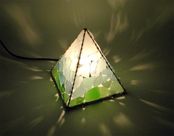 シーグラスのランプ　ピラミッドランプS四面―12 3枚目の画像