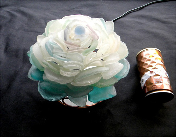 シーグラスのランプ　壁付、机上置き花びらのランプ-12 2枚目の画像