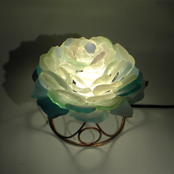 シーグラスのランプ　壁付、机上置き花びらのランプ-12 3枚目の画像