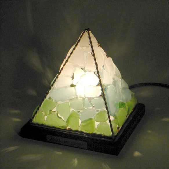 シーグラスのランプ　ピラミッドランプSー41 2枚目の画像