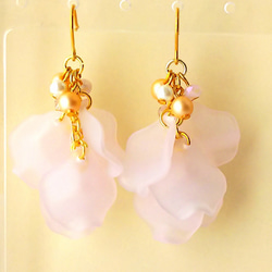 新品未使用　ANNAN WEDDING ゴールド　花びら　ロングピアス ANNAN WEDDING ゴールド花モチーフピアス ピアス - メルカリ