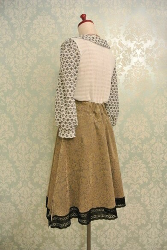 ベージュ裾レース　スカート Digitalis　-　ジギタリス 5枚目の画像