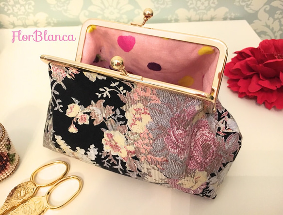 FlorBlanca Metal clasp pouch “Apricot” がま口ポーチ“アプリコット”黒花柄 3枚目の画像