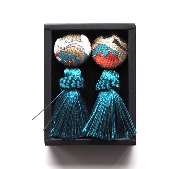 Nishijin編織腰帶和流蘇製成的耳環和耳環 第4張的照片
