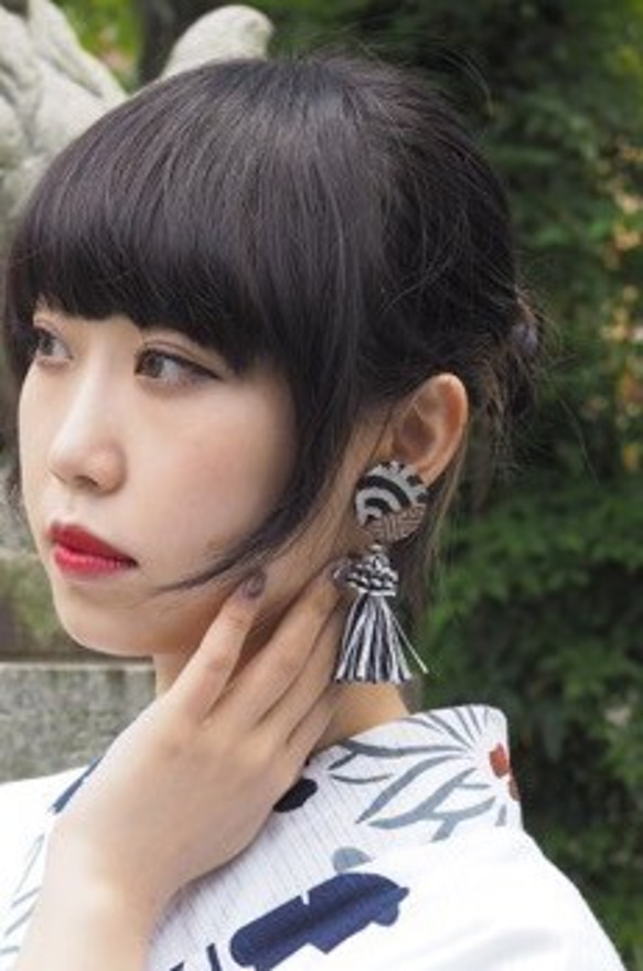 Nishijin編織腰帶和流蘇製成的耳環和耳環 第6張的照片