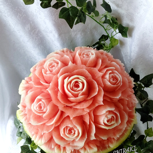 スイカ フルーツカービング 薔薇 プレゼント ギフト 彫刻作品